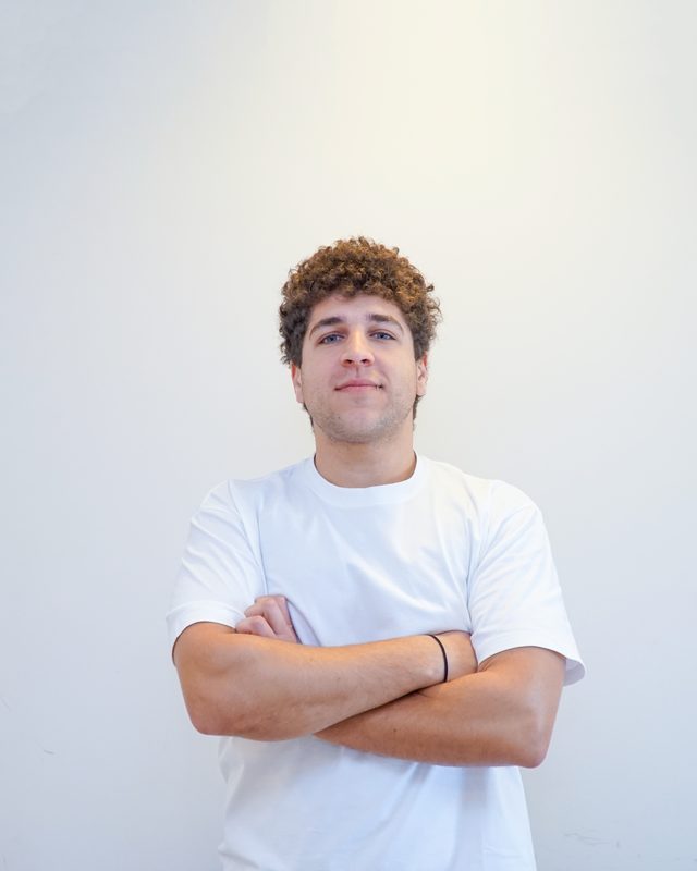 Agustín, Auxiliar Administrativo